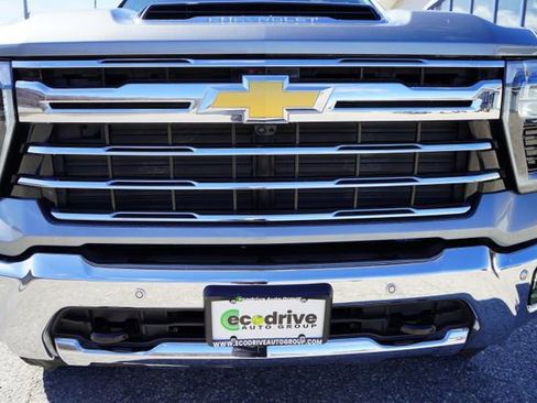 Used 2025 Chevrolet Silverado 2500 LTZ w/ LTZ Premium Package image 93