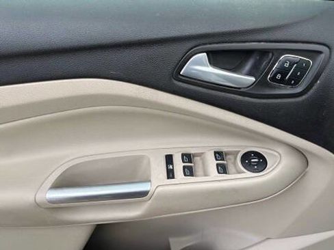 Used 2013 Ford Escape Titanium w/ Class II Trailer Tow Pkg image 12