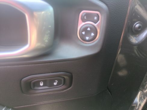 Used 2022 Jeep Wrangler Unlimited Sahara w/ Cold Weather Group AWD/4WD image 9