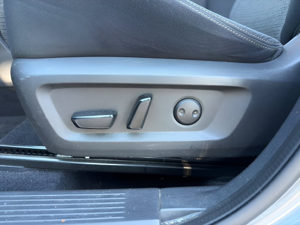 Used 2021 Nissan Rogue SV AWD/4WD image 11