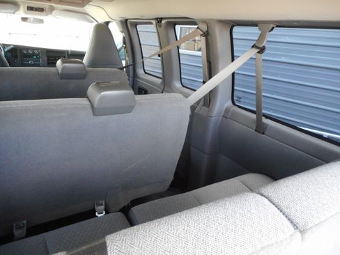 Used 2017 Chevrolet Express 3500 LT w/ LT Preferred Equipment Group image 20