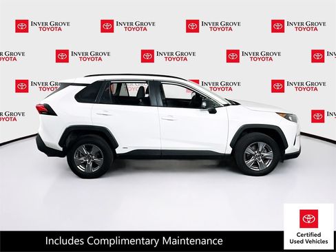 Certified 2022 Toyota RAV4 LE AWD/4WD image 4