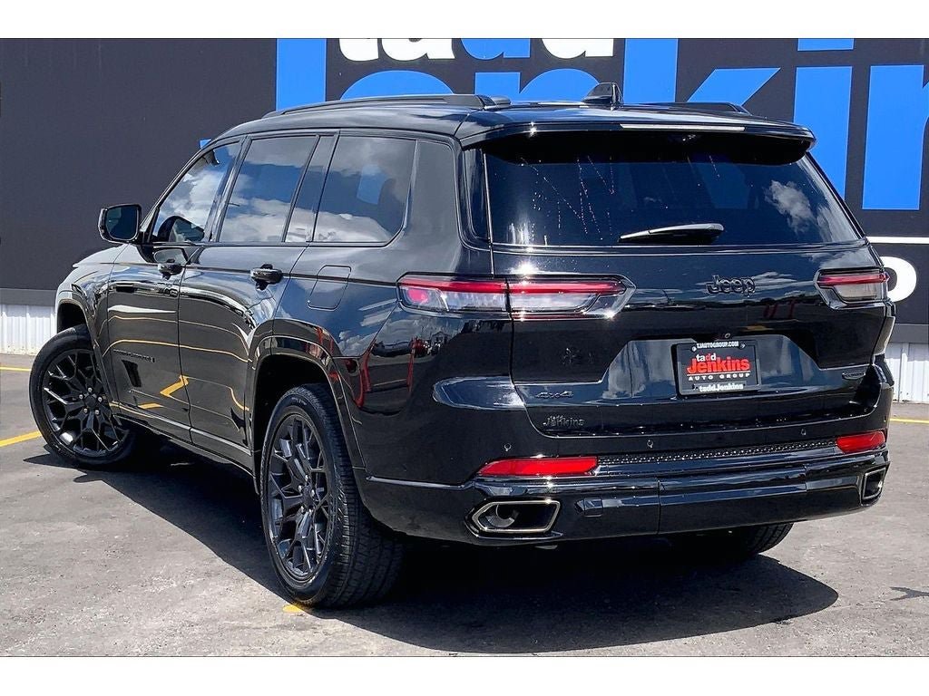 Used 2025 Jeep Grand Cherokee L Summit AWD/4WD image 13