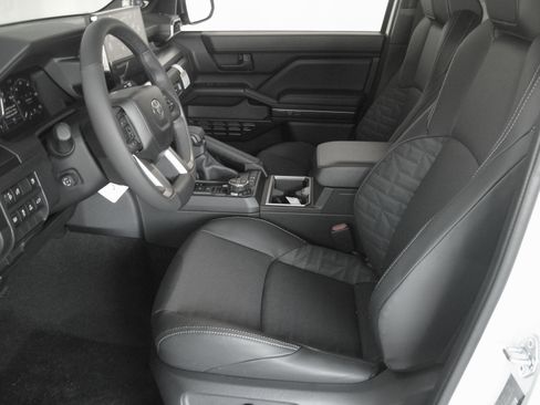 New 2025 Toyota 4Runner TRD Off-Road Premium image 19