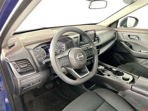 Used 2023 Nissan Rogue S image 10