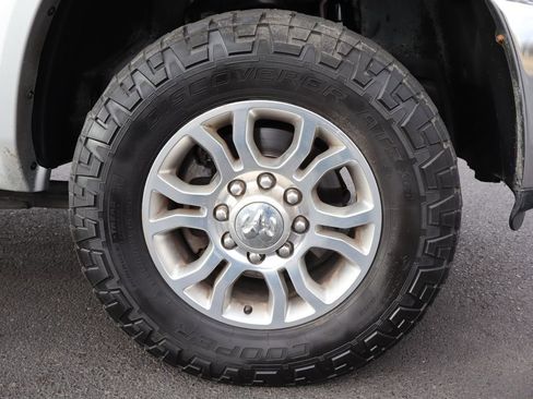 Used 2015 RAM 2500 Laramie w/ Cold Weather Group image 43