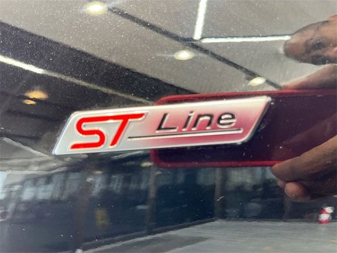 Used 2025 Ford Escape ST-Line image 30