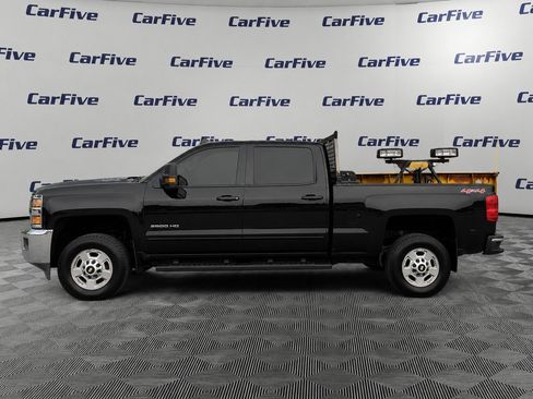 Used 2018 Chevrolet Silverado 2500 LT w/ LT Convenience Package AWD/4WD image 2