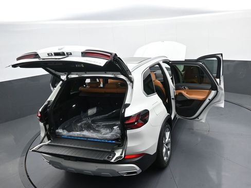 New 2026 BMW X5 xDrive50e image 44