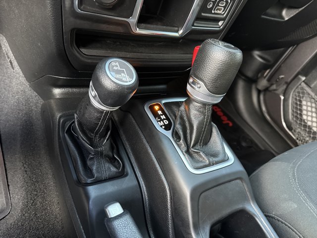 Used 2018 Jeep Wrangler Unlimited Sport AWD/4WD image 29