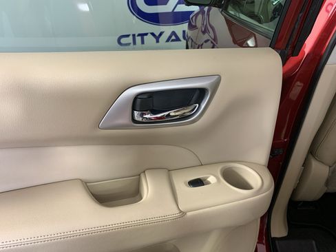 Used 2020 Nissan Pathfinder Platinum w/ Cargo Package FWD image 32