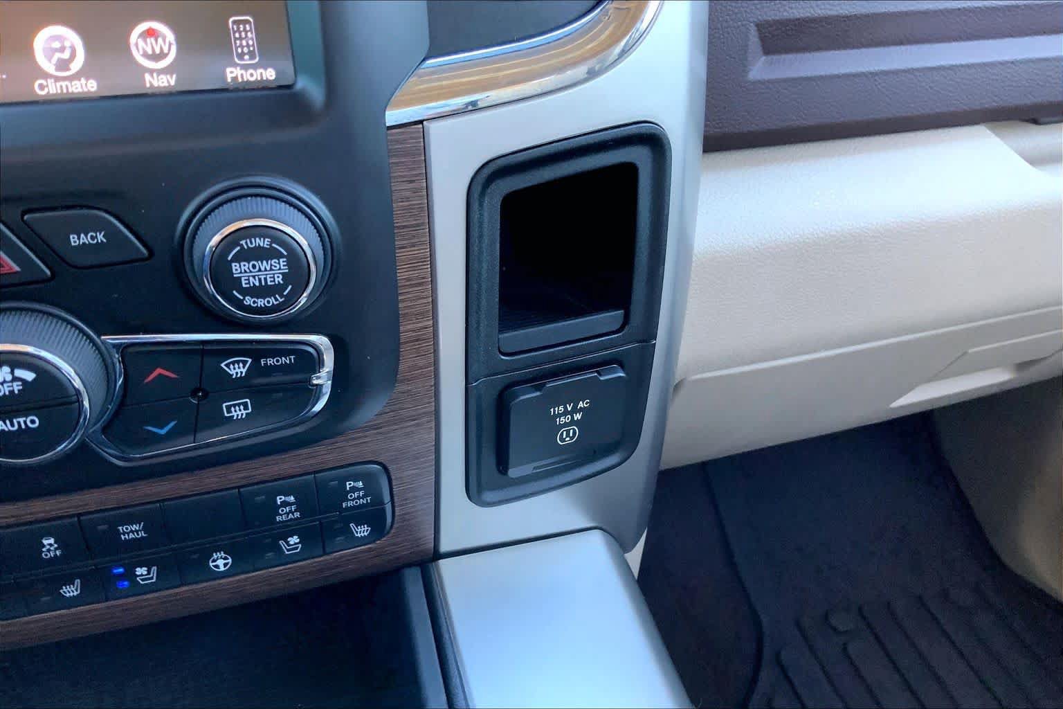 Used 2017 RAM 1500 Laramie w/ Convenience Group AWD/4WD image 31