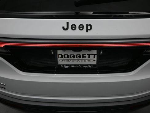 New 2026 Jeep Grand Wagoneer Limited image 14