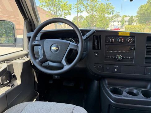 Used 2016 Chevrolet Express 3500 LT w/ LT Preferred Equipment Group RWD image 15