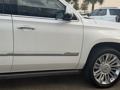 Used 2018 Cadillac Escalade ESV Platinum image 8