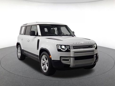 Used 2024 Land Rover Defender 110 SE AWD/4WD image 3