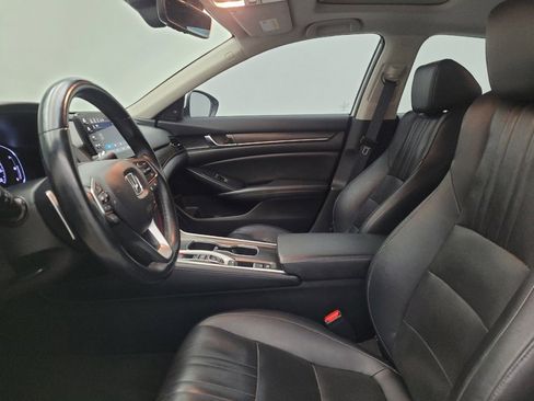 Used 2019 Honda Accord Touring image 17