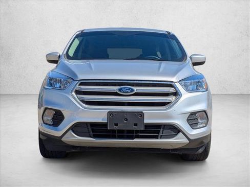 Used 2019 Ford Escape SE image 2