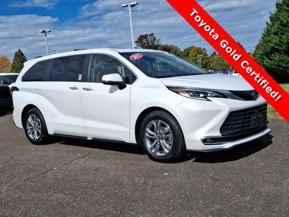 Certified 2023 Toyota Sienna Platinum