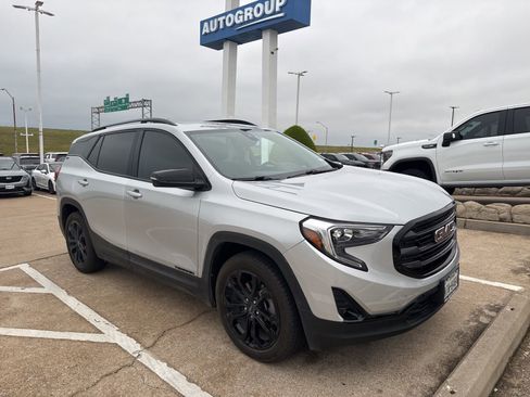 Used 2020 GMC Terrain SLT w/ Preferred Package image 3