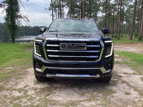 New 2026 GMC Yukon Elevation w/ LPO, Elevation Black Package RWD image 8