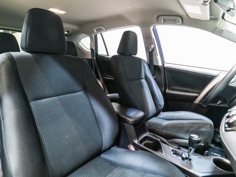 Used 2015 Toyota RAV4 LE AWD/4WD image 16