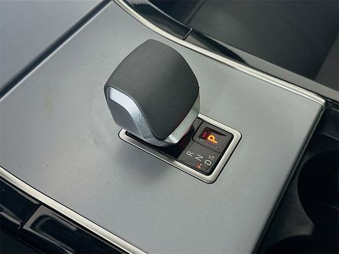 Used 2024 Land Rover Range Rover Velar S image 16