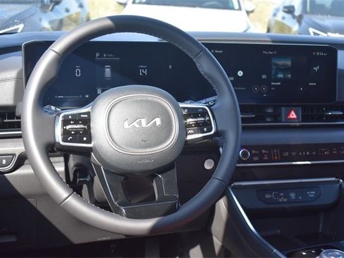 New 2026 Kia Carnival EX image 21