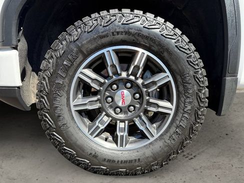 Used 2025 GMC Sierra 1500 AT4 AWD/4WD image 9