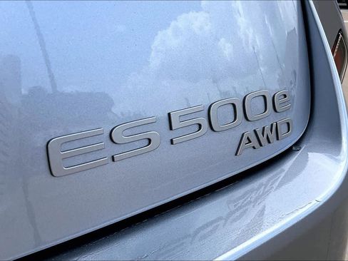 Used 2026 Lexus ES 500e AWD/4WD image 9