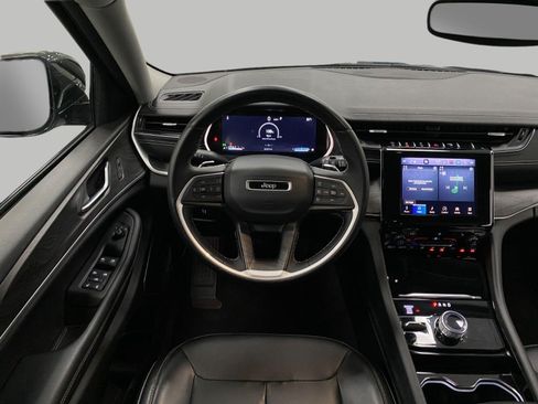 Used 2021 Jeep Grand Cherokee L Limited AWD/4WD image 13