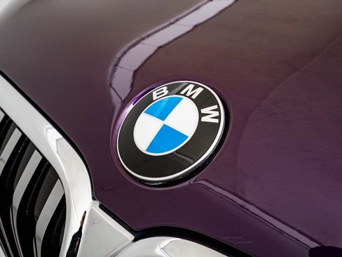 Certified 2022 BMW ALPINA B7 xDrive w/ Luxury Rear Seating Package image 3