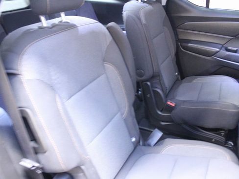 Used 2018 Chevrolet Traverse LT image 8