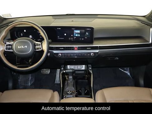 Used 2024 Kia Sorento SX Prestige w/ Olive Brown Leather Package AWD/4WD image 7