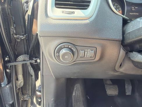 Used 2019 Jeep Compass Latitude w/ Popular Equipment Group AWD/4WD image 11