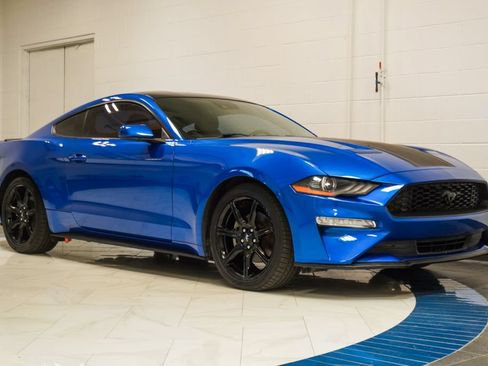 Used 2019 Ford Mustang Coupe w/ Ford Safe & Smart Package RWD image 5