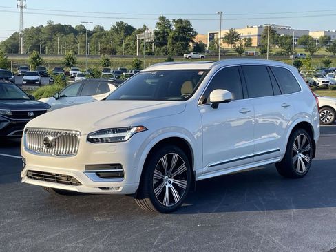 Certified 2023 Volvo XC90 B6 Ultimate w/ Lounge Package AWD/4WD image 3
