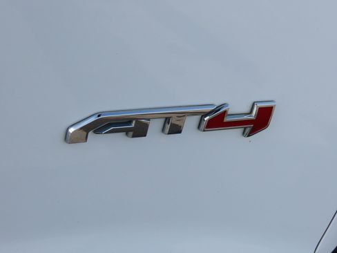 Used 2023 GMC Acadia AT4 w/ Technology Package image 9