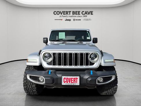 Used 2024 Jeep Wrangler Unlimited Sahara image 2