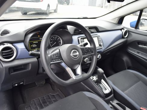 Used 2023 Nissan Versa SV image 18
