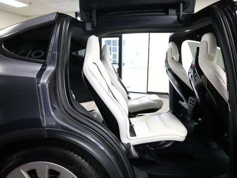 Used 2016 Tesla Model X Performance image 36