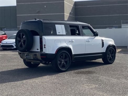 Used 2021 Land Rover Defender 110 X-Dynamic HSE image 28
