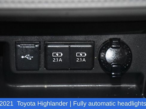 Used 2021 Toyota Highlander XLE image 18