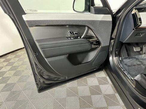 Used 2025 Land Rover Range Rover Sport Dynamic SE image 18