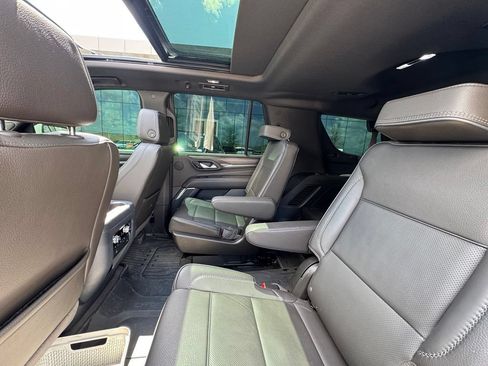 Used 2024 GMC Yukon Denali w/ LPO, Floor Liner Package AWD/4WD image 3