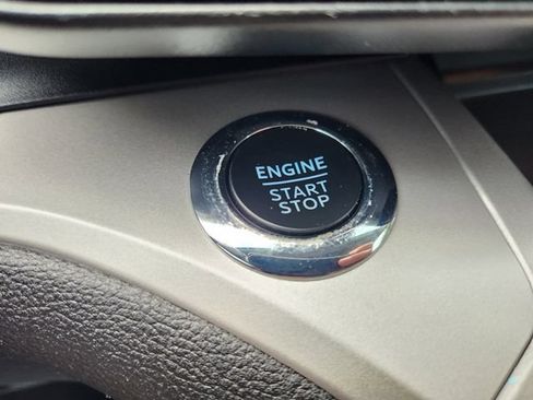 Used 2023 Ford Explorer XLT RWD image 8