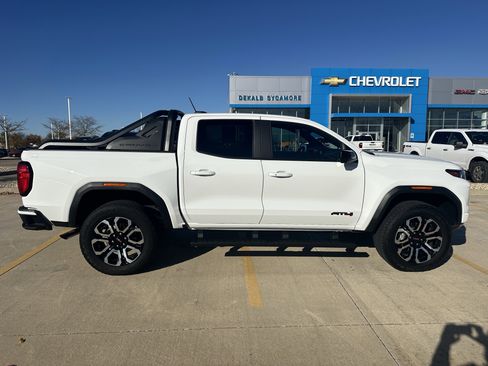 Used 2025 GMC Canyon AT4 w/ Nightfall Edition image 8