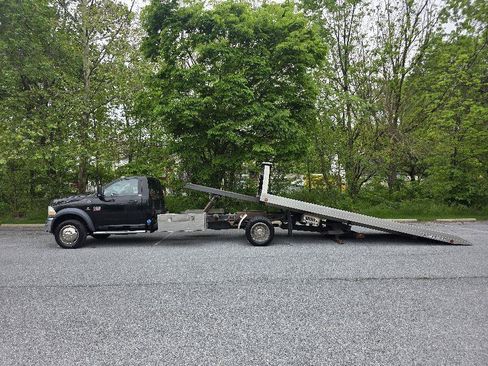 Used 2012 RAM 5500 SLT RWD image 17