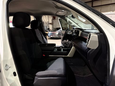 Used 2023 Toyota Tundra SR5 w/ SR5 Convenience Package AWD/4WD image 26