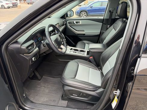 Used 2023 Ford Explorer XLT w/ Equipment Group 202A image 11